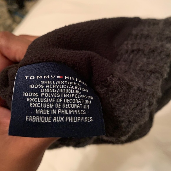 Tommy Hilfiger Beanie - Picture 3 of 3